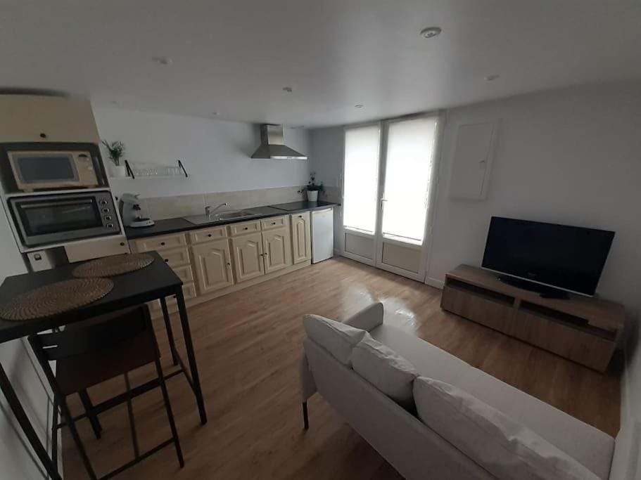 Communal lounge/ TV room, Kitchen or kitchenette, Dining area