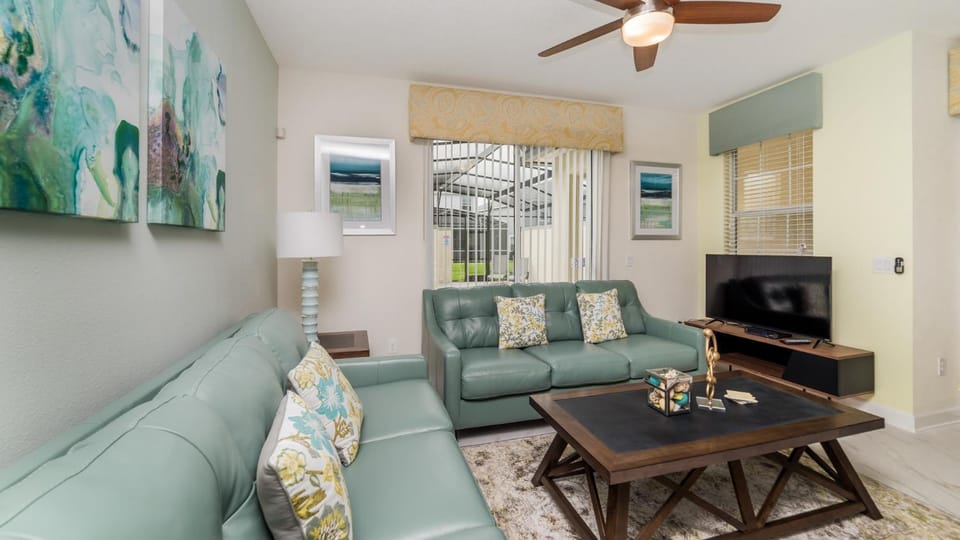 9041 Dogleg House in Four Corners
