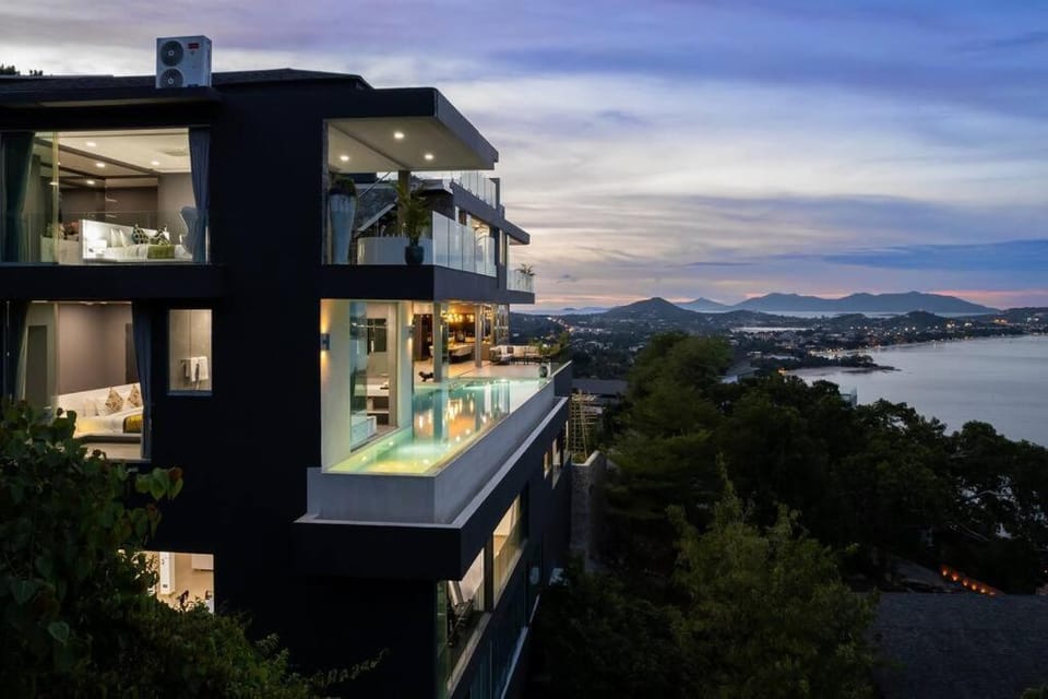 Property building, Natural landscape, Balcony/Terrace, Mountain view, Sea view