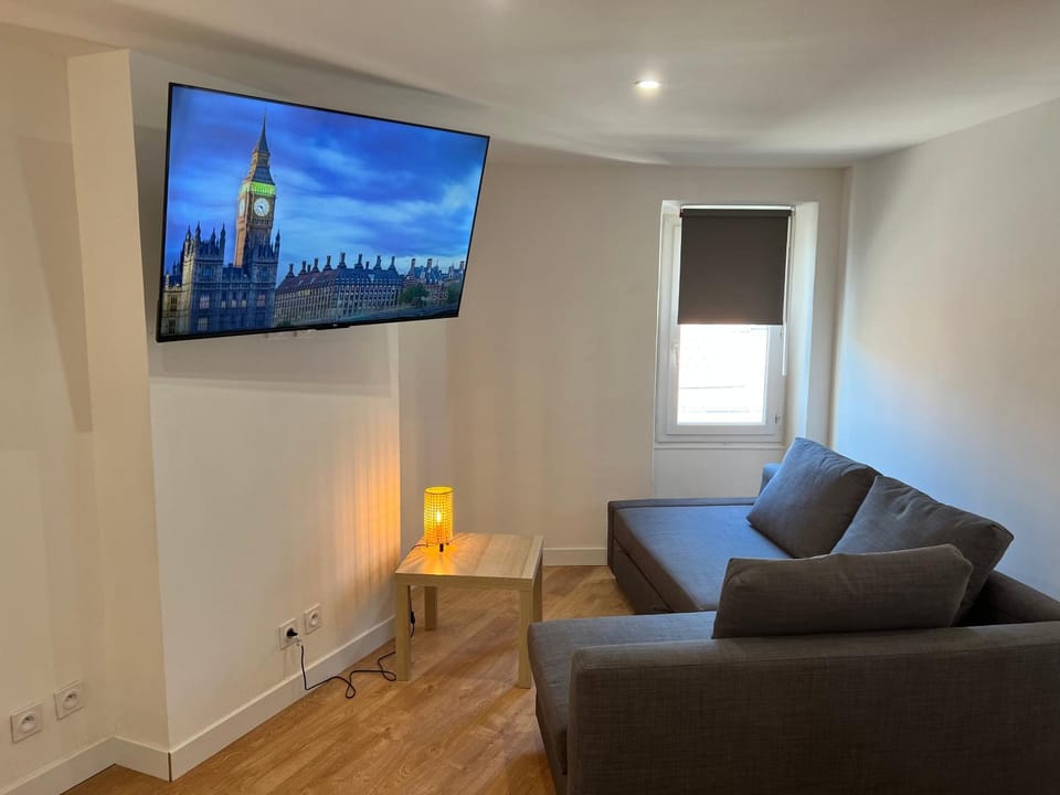 Communal lounge/ TV room, TV and multimedia, Living room, Seating area