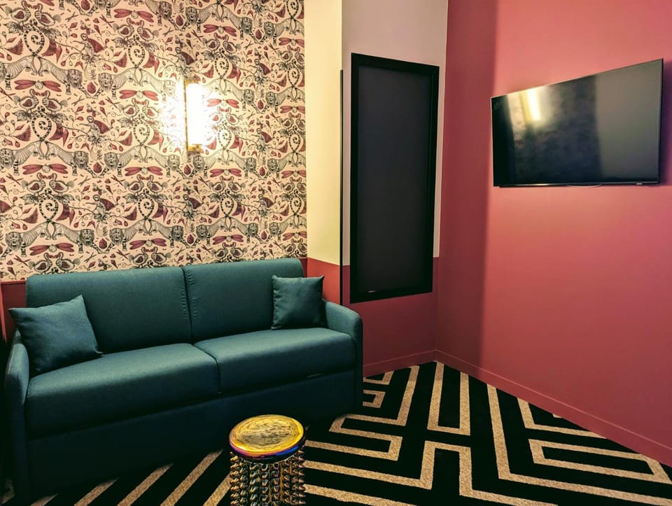 LABE Hôtel Tours Centre Gare Hotel in Tours