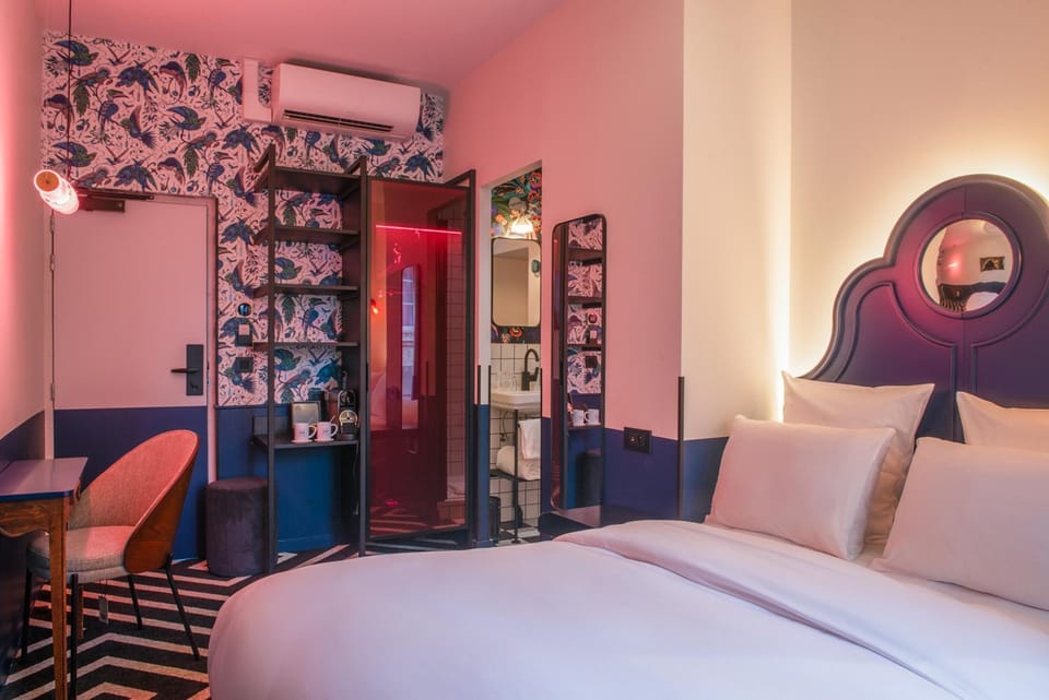 Bed, Photo of the whole room