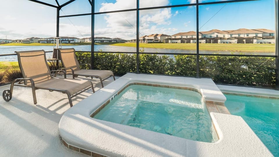 4749 Kings Castle House in Kissimmee
