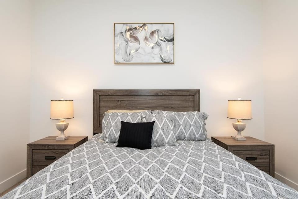 Comfy Apt with pool & hot tub in downtown LA 658 Apartment in Los Angeles