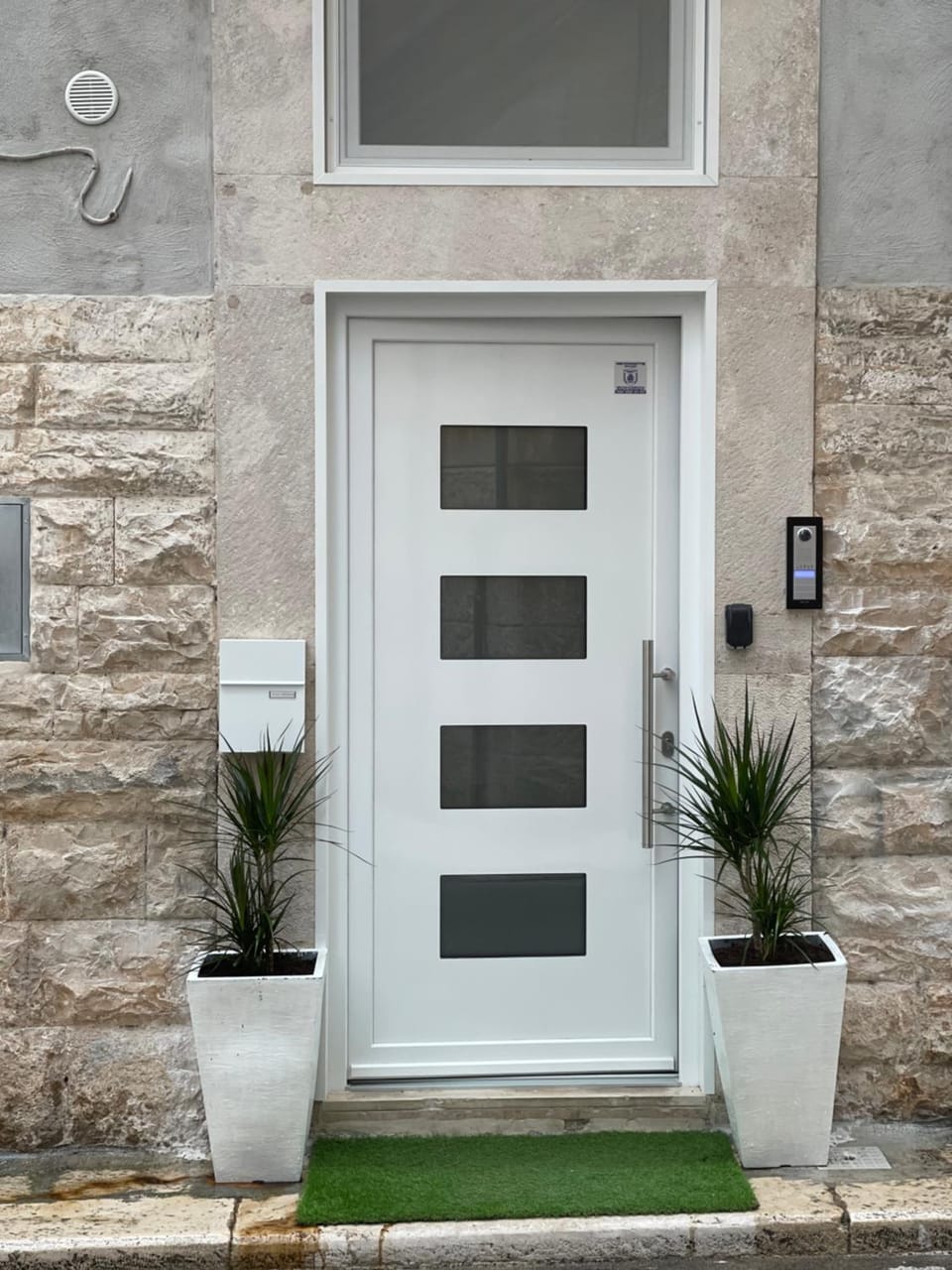 Facade/entrance