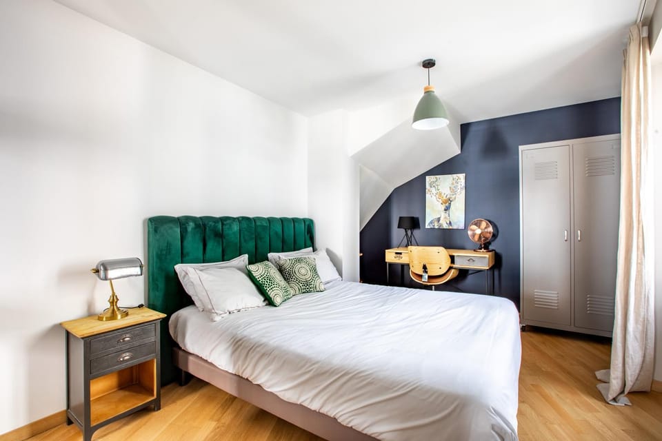 Bed, Bedroom