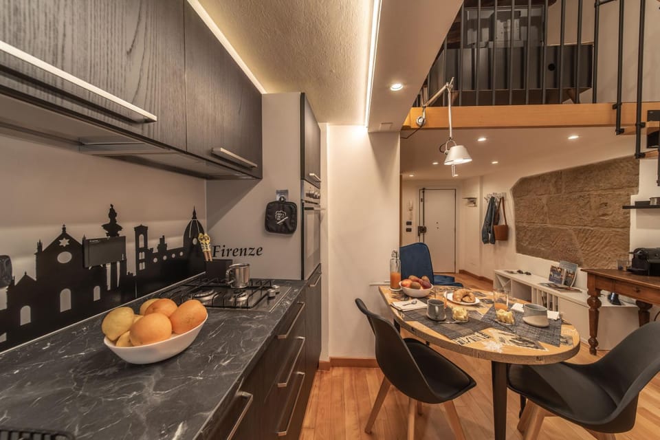 Kitchen or kitchenette, Dining area, stove