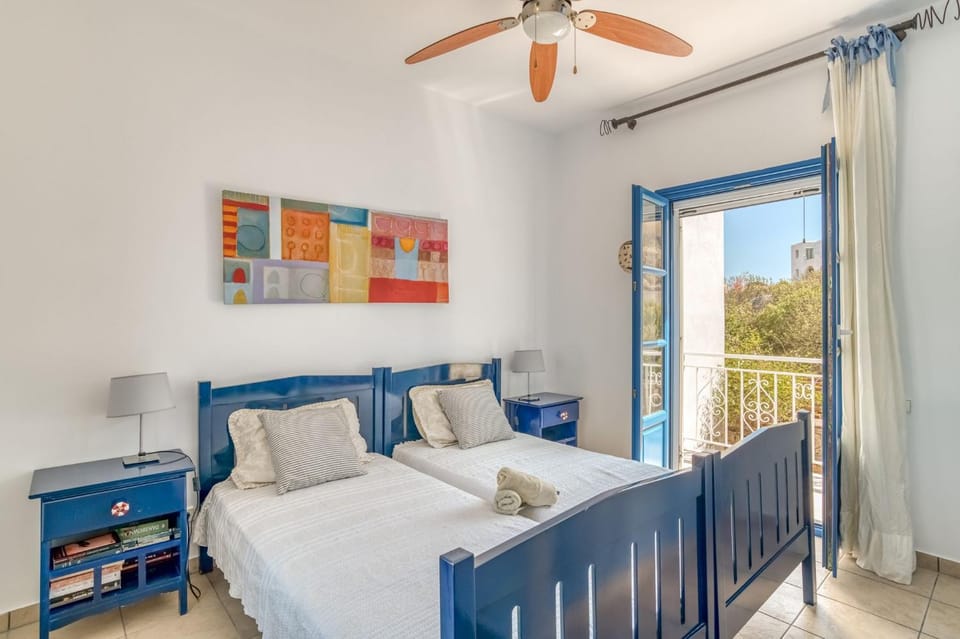 Bed, Bedroom, fireplace