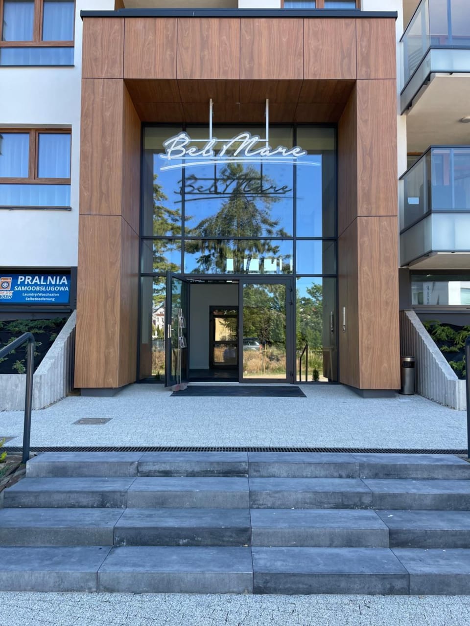 Property building, Facade/entrance, Day
