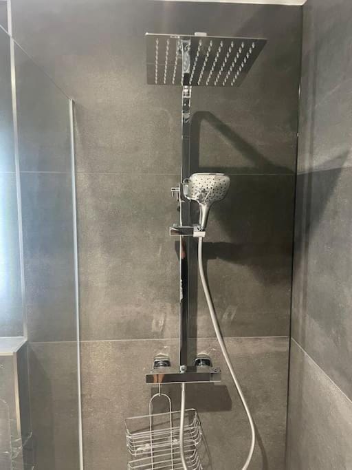 Modern 1 bedroom apartment close to Penzance town centre. Apartment in Penzance