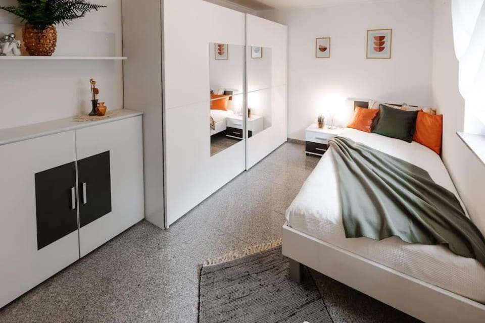 Bed, Photo of the whole room, Bedroom, wardrobe