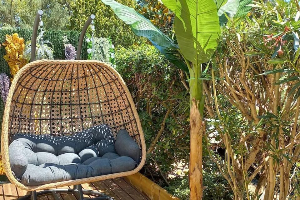 Studio Cocoon Hut Apartment in Cagnes-sur-Mer