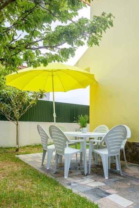 CASA AMARELA House in Costa da Caparica