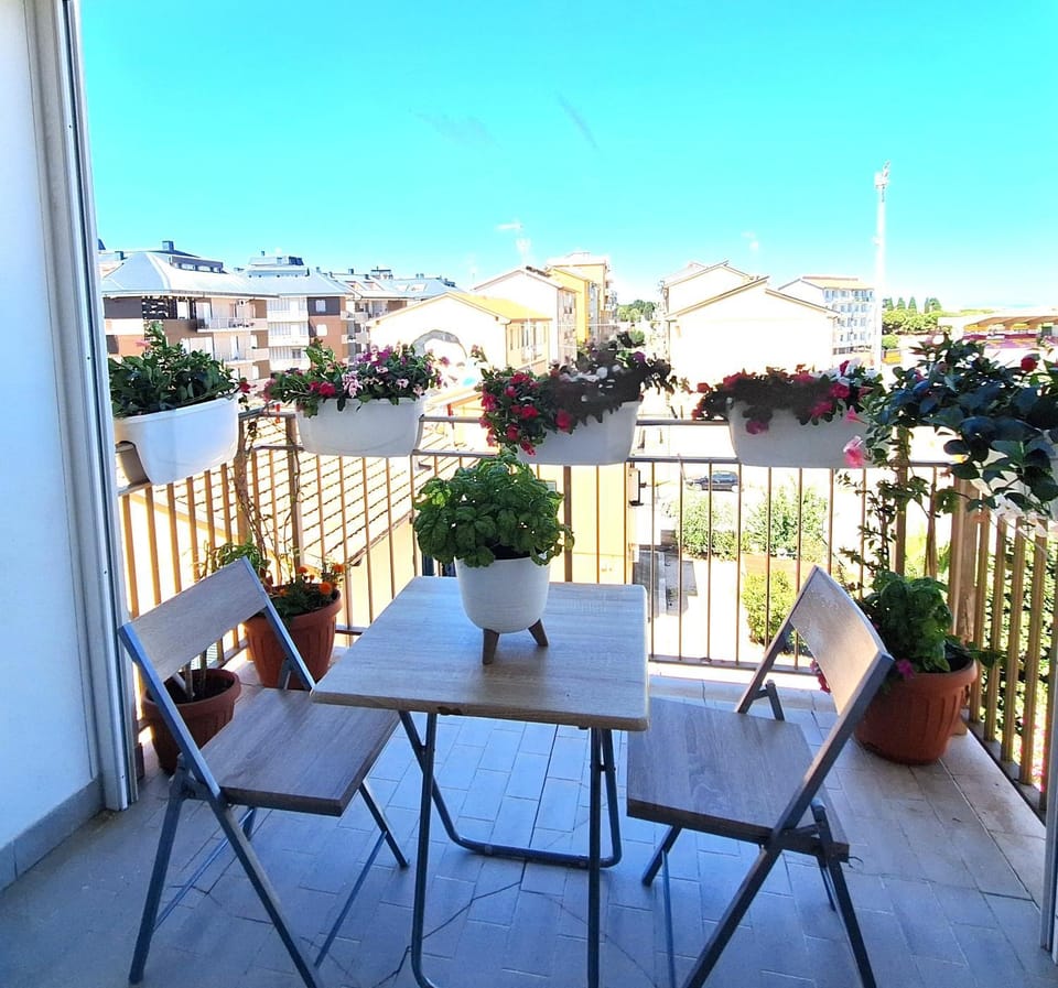 Property building, Balcony/Terrace, internet