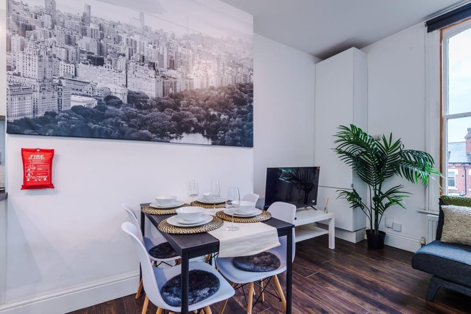Spacious City Centre Retreat in Leeds City Centre Apartment in Leeds