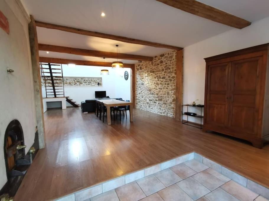 Ancienne remise viticole aménagée en loft House in Occitanie