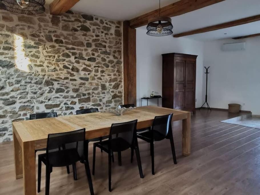 Ancienne remise viticole aménagée en loft House in Occitanie