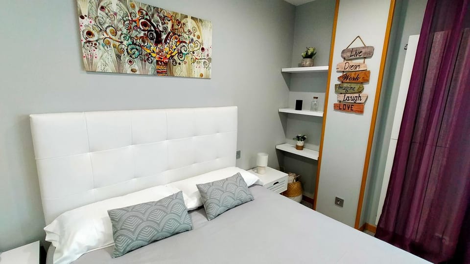 Bed, Bedroom