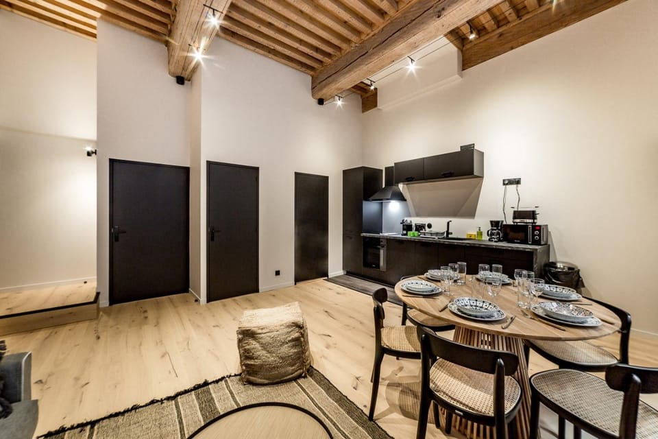 Coffee/tea facilities, Kitchen or kitchenette, Living room, Seating area, Dining area, oven