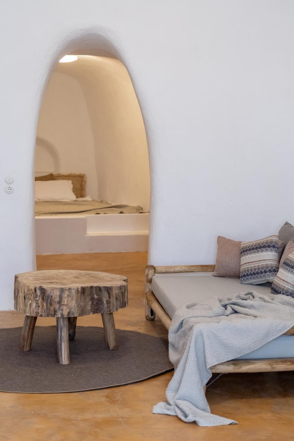 Bed, Seating area