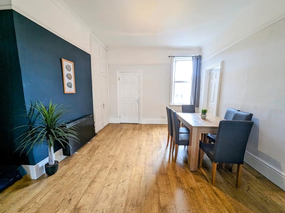 Enjoy 4 BR home near the city Gateshead&Newcastle Apartment in Saltwell Park