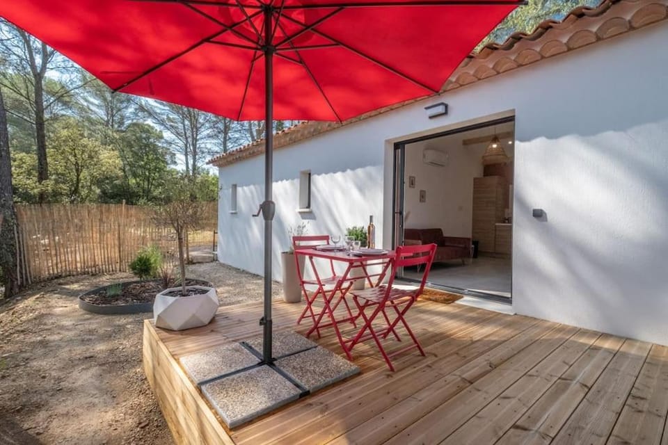 Property building, Garden, Balcony/Terrace, Dining area, Garden view