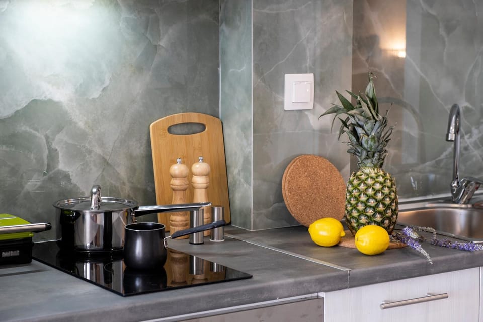 Kitchen or kitchenette, Living room