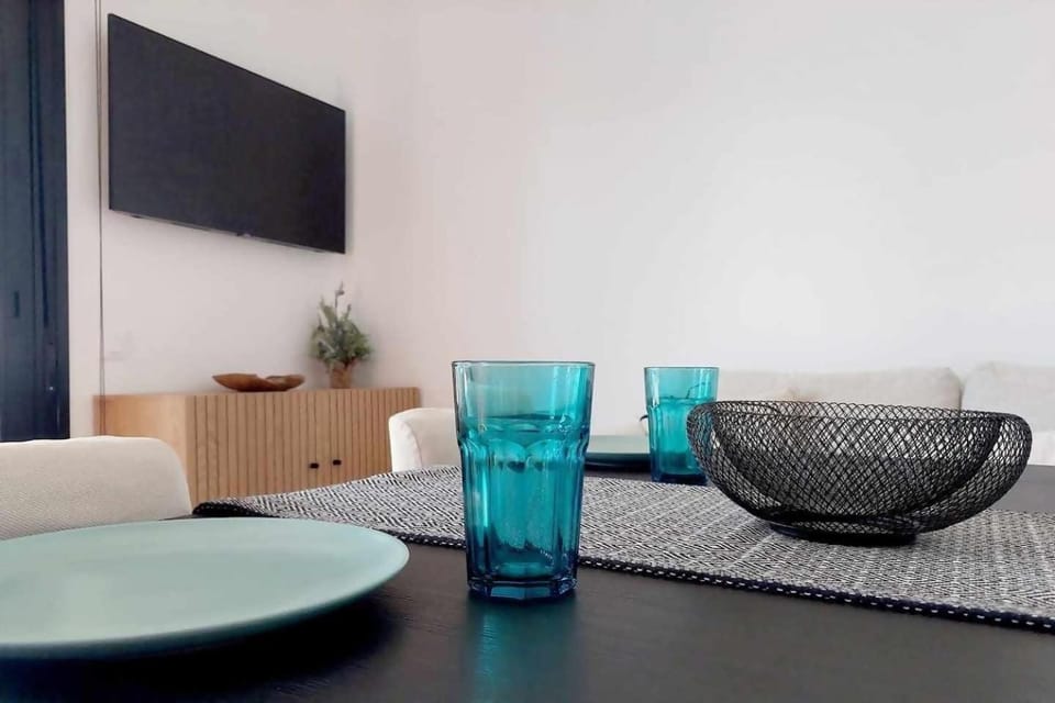 TV and multimedia, Living room, Seating area, Evening entertainment