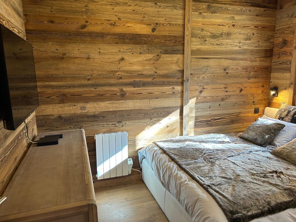 Bed, Bedroom, locker