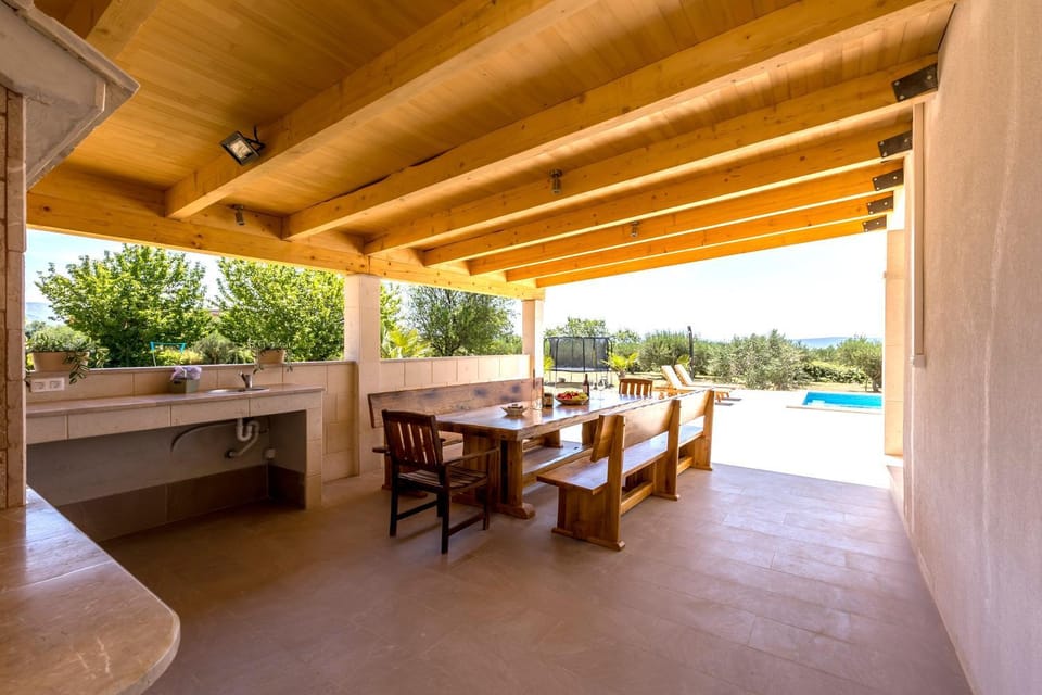 Balcony/Terrace, Dining area