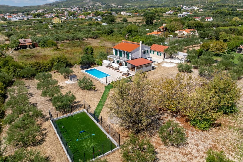 Property building, Swimming pool
