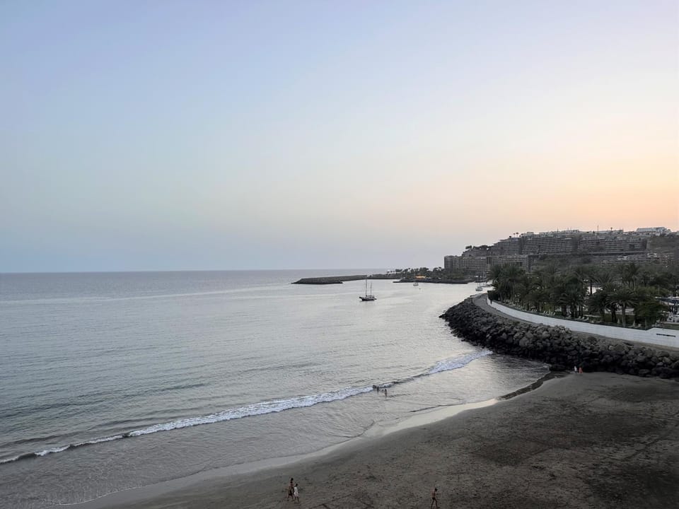 Ocean Views - Beach Apartment Apartment in Patalavaca