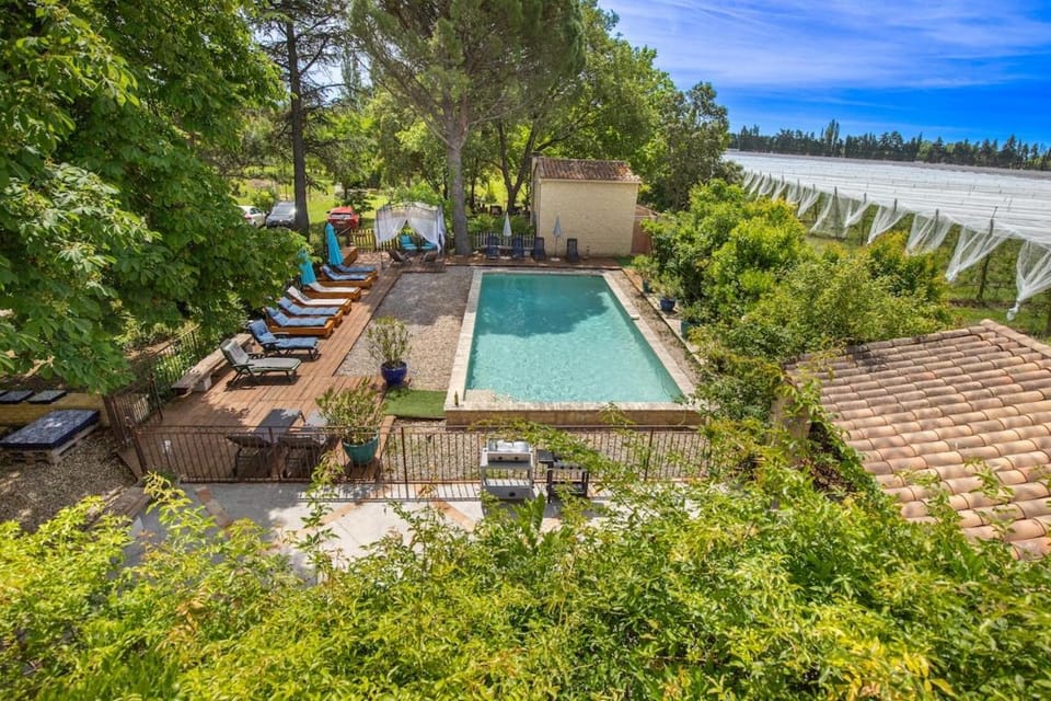 Mas provençal 14 personnes - parking privé Villa in Le Thor