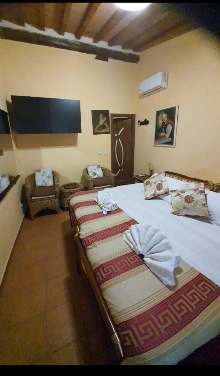 Bed, Bedroom, towels, air conditioner