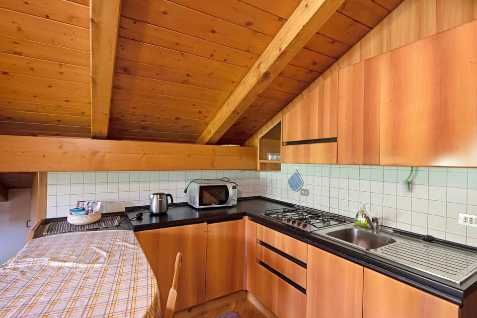 Property building, Kitchen or kitchenette, Living room
