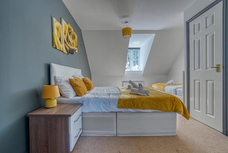 Bed, Photo of the whole room, Bedroom