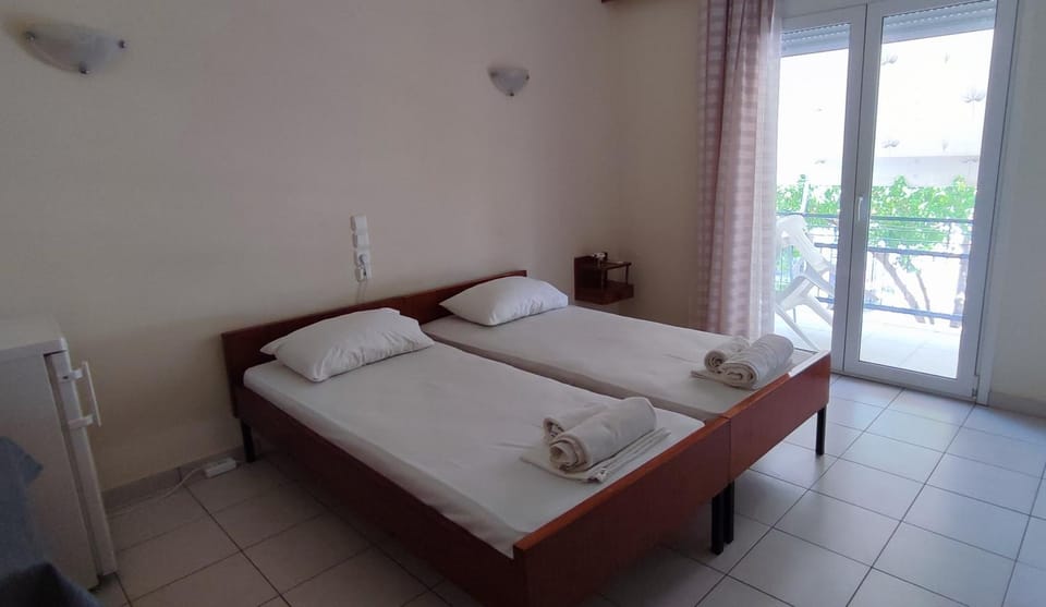 ΠΕΡΣΕΦΟΝΗ Hotel in Peloponnese, Western Greece and the Ionian