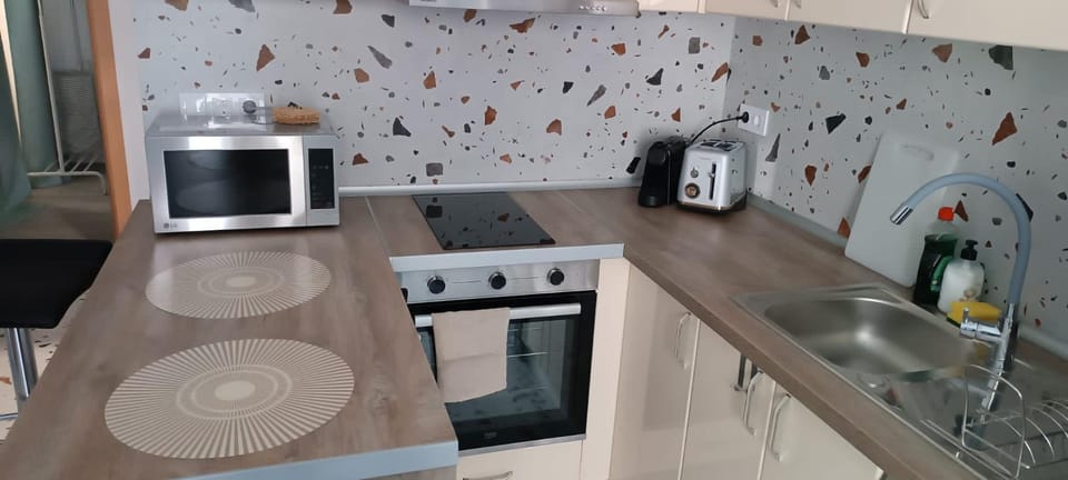 Coffee/tea facilities, Kitchen or kitchenette, dishwasher, minibar, pet friendly, stove, toaster