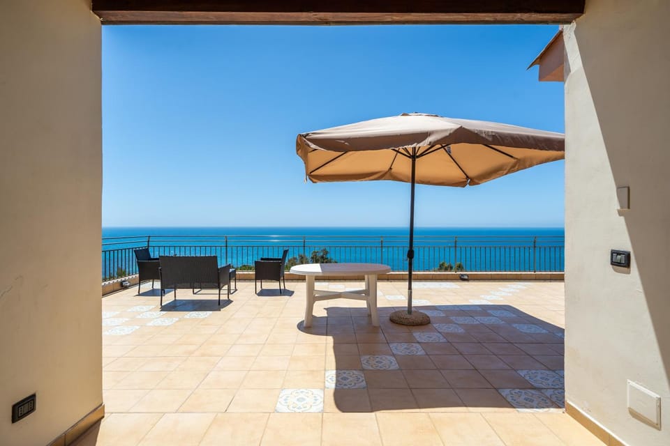 View (from property/room), Balcony/Terrace, Sea view