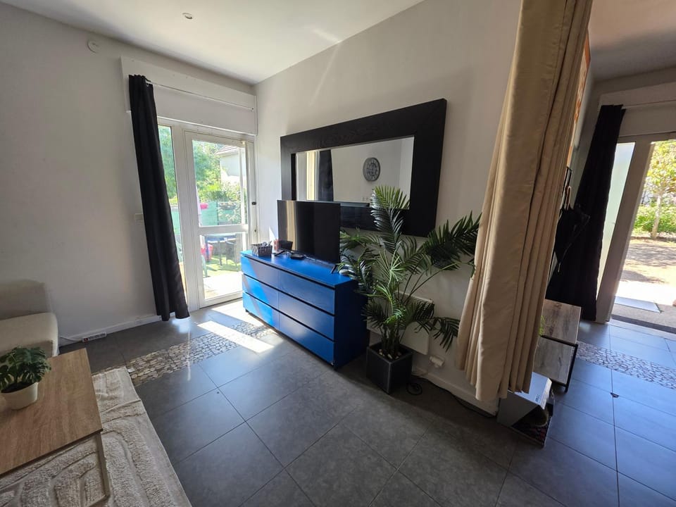Communal lounge/ TV room, TV and multimedia, Evening entertainment