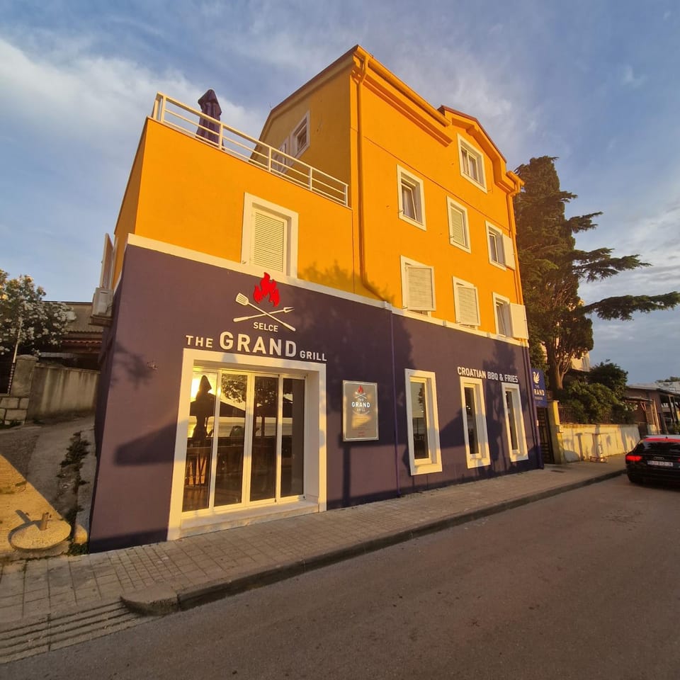 Property building, Street view, Location