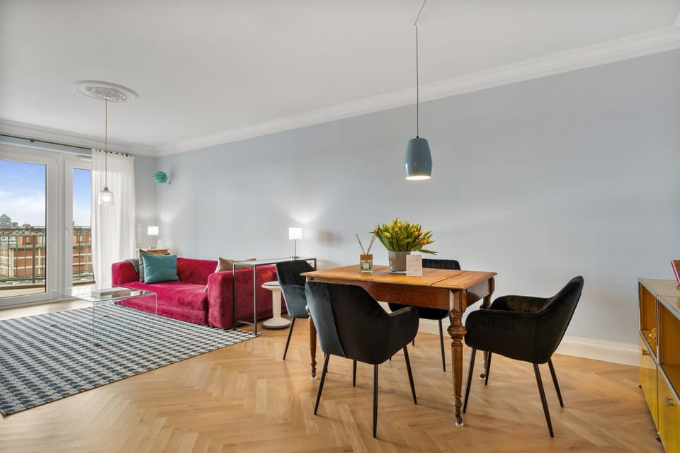 Living room, Seating area, Dining area