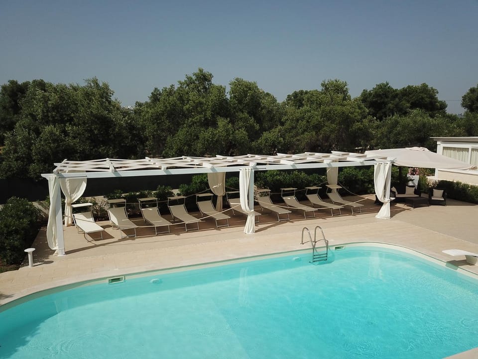 Pool view, Swimming pool, sunbed