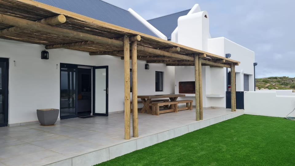 Property building, Patio, BBQ facilities, Garden, Balcony/Terrace