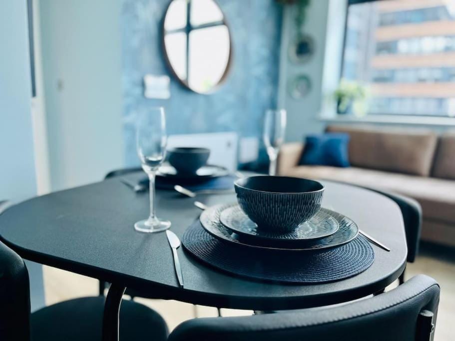 Beautifully presented one bedroom apt close to Old Trafford Stadium Apartment in Stretford