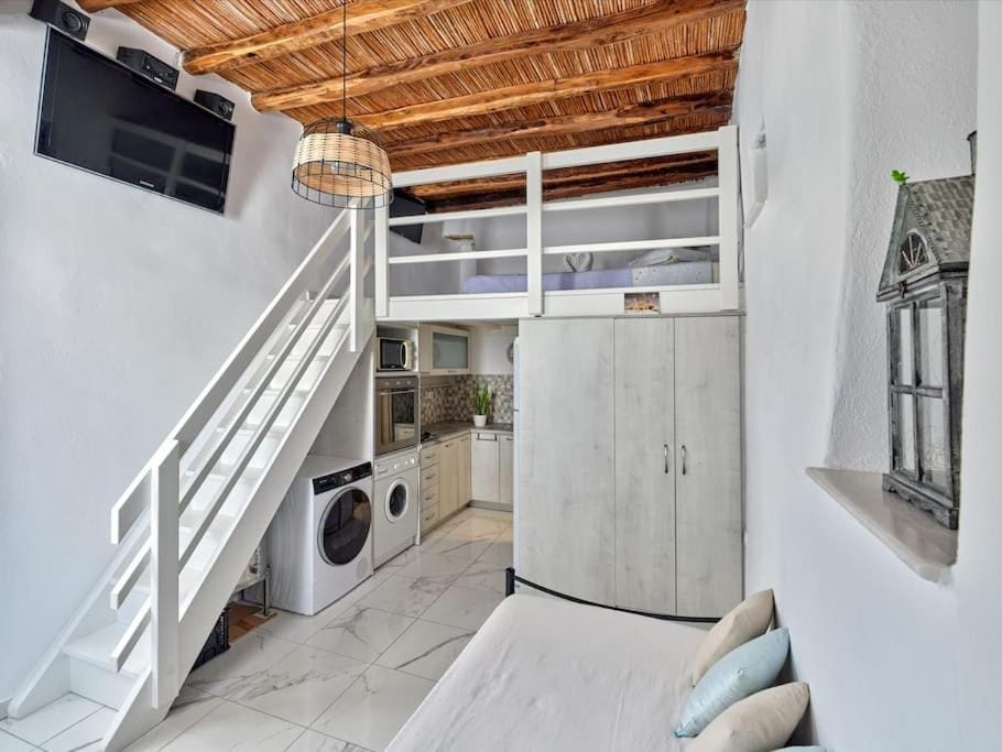 Lindo House House in Paros, Greece