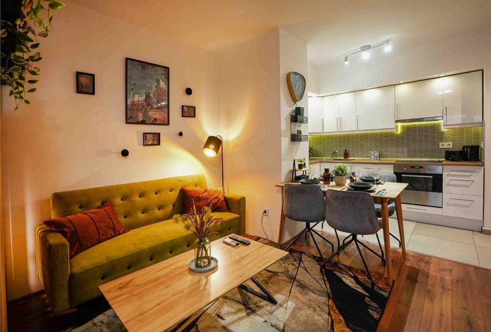 Kitchen or kitchenette, Living room, Seating area, Dining area, minibar, pet friendly, stove