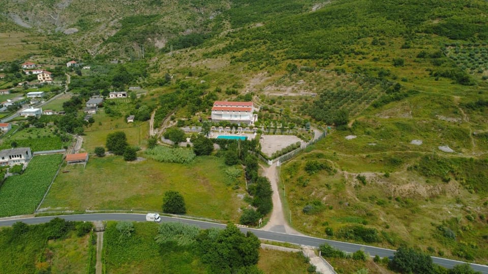 Property building, Nearby landmark, Day, Neighbourhood, Natural landscape, Bird's eye view