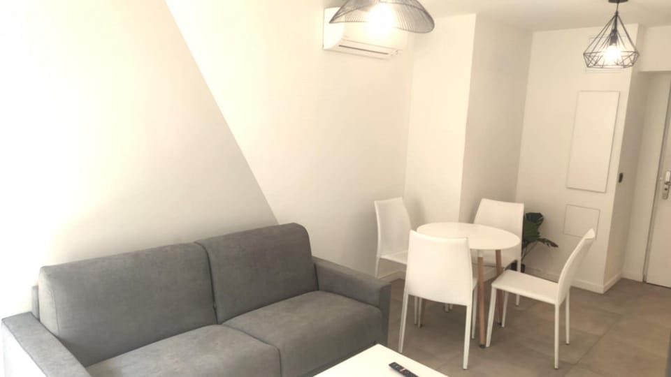 Baie des anges proche mer 102 Apartment in Nice