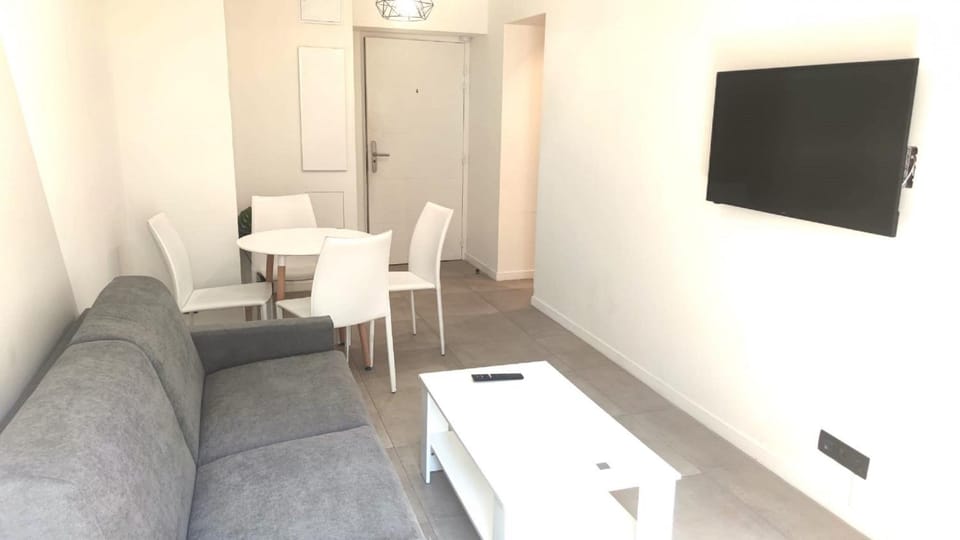 Baie des anges proche mer 102 Apartment in Nice